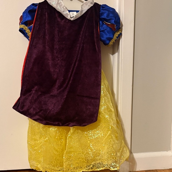 Disney Snow White Costume - Picture 3 of 4